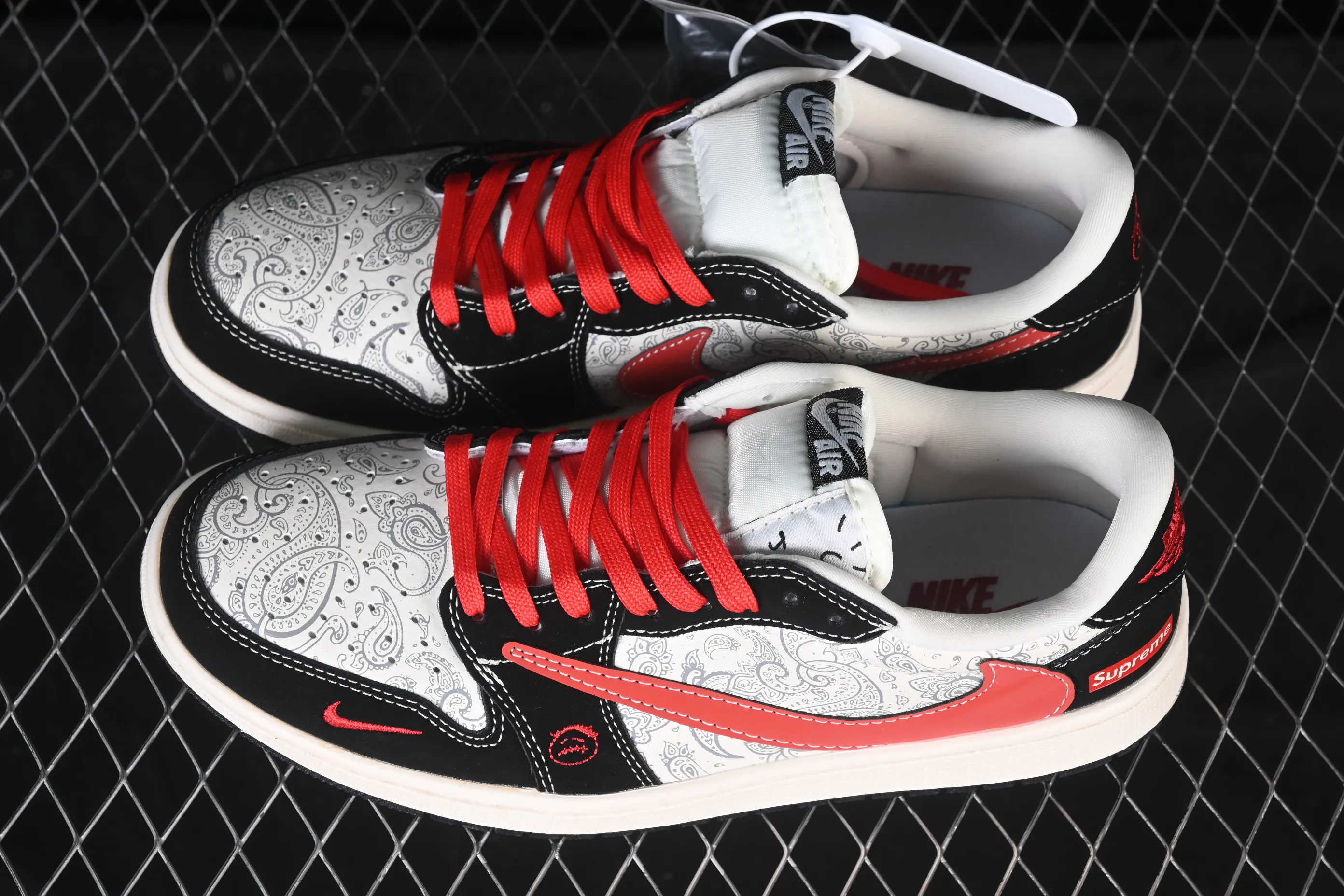All categories Air Jordan Jordan series basketball shoes Air Jordan 1 Low High-end customized low-top sneakers Travis Scott x Fragment Design x Air Jordan 1 Low OG SP AJ1 Joe 1 Supreme co-branded Huadiao red hook low-top cultural casual sneakers LD2025-035